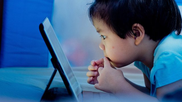 Heavy screen time appears to impact childrens’ brains – study