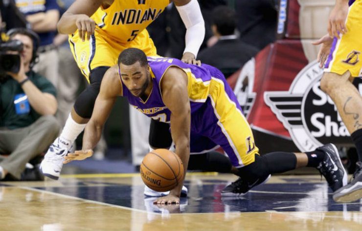 Kobe, Lakers pounded by Pacers in Indy