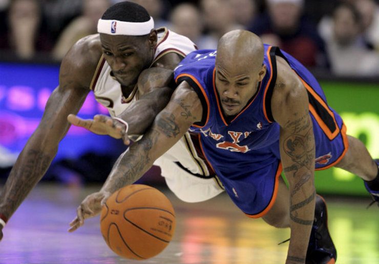 Marbury feels LeBron James (L) is the best player currently in the NBA but says Kobe Bryant is a “killer” when he’s healthy. Photo by David Maxwell/EPA