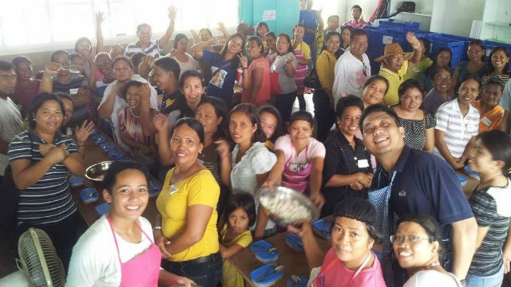 ALL IN THE COMMUNITY. Every member of the community takes part in Gawad Kalinga's campaign to foster a more personal touch to the program. Photo from Gawad Kalinga