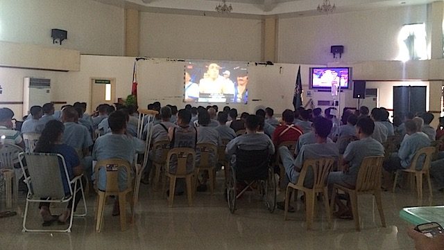 LIVE FEED: Wounded Army troopers watch the Mayweather-Pacquiao fight at the Army General Hospital multi-purpose hall 