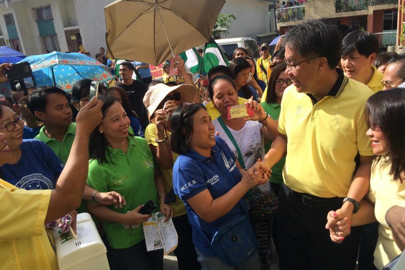 Mar Roxas ‘wasting money,’ forgetting lessons from 2010