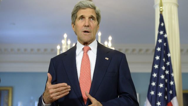 Kerry in apartheid row as Mideast peace deadline arrives
