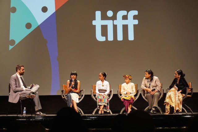 TANYA JAWAB. Kamila Andini menjawab beberapa pertanyaan penonton di sesi tanya jawab usai pemutaran perdana film 'The Seen and Unseen' di 'TIFF 2017'. Foto oleh Publisitaz 