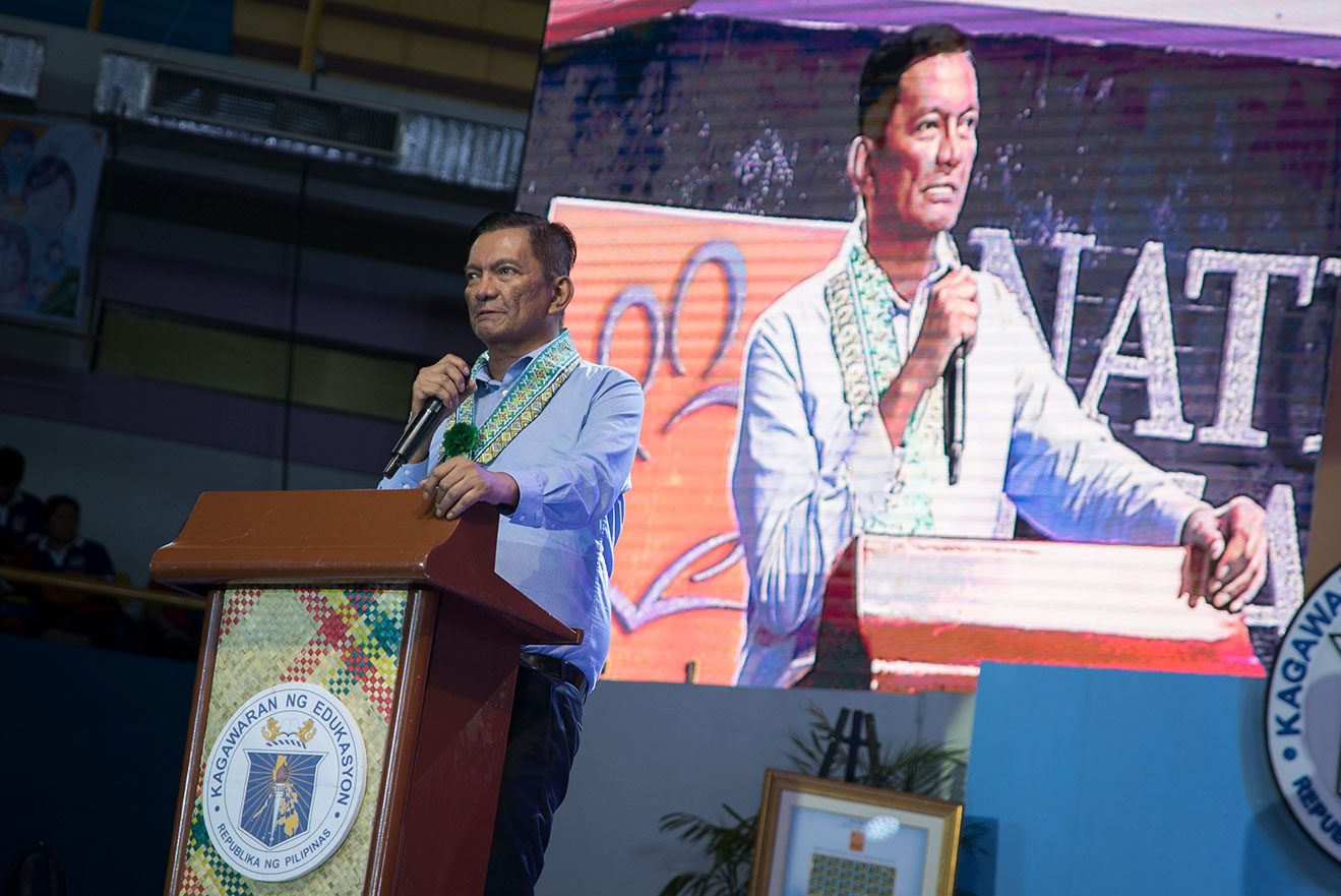 WELCOME. Congressman Joey Salceda of the 2nd District of Albay welcomes teachers to Legazpi City during the celebration of the National Teachers' Day. He says he is a product of two teachers. 