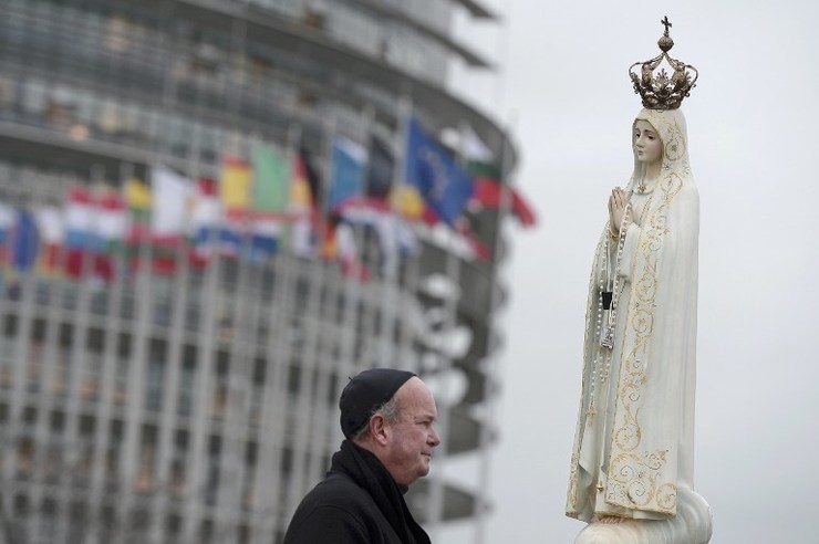 Pope heads to Strasbourg to reinvigorate ‘tired’ Europe