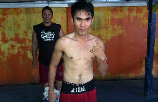 Filipino boxer Oliva to face ex-champ Tete in South Africa