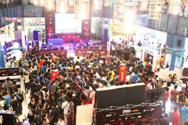 GAMERS UNITE. The participants of the Pinoy Gaming Festival Summer Assembly at SM North EDSA last May 23 â 24, 2016. Image courtesy UNFPA / YouthVotePhilippines  