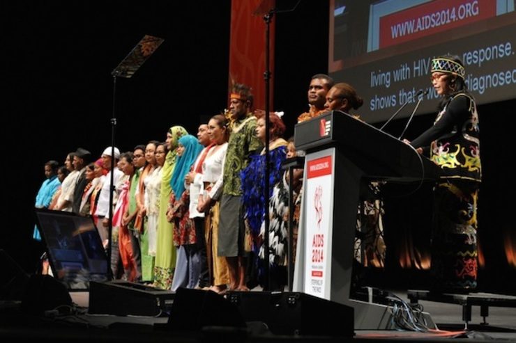 World AIDS forum opens to tribute for MH17