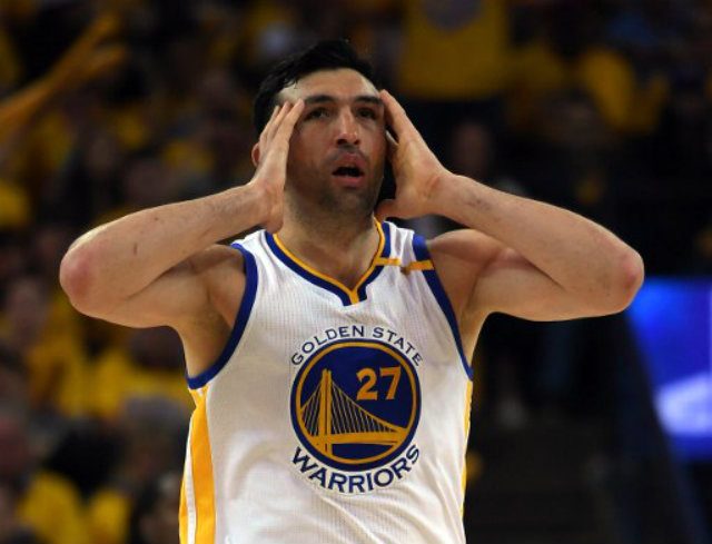 Zaza Pachulia injures heel in Game 2 of Warriors-Spurs