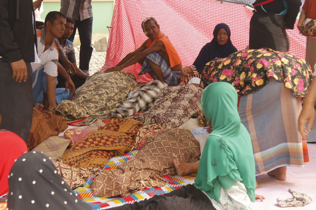 Kisah mengharukan pemakaman 15 korban gempa Aceh