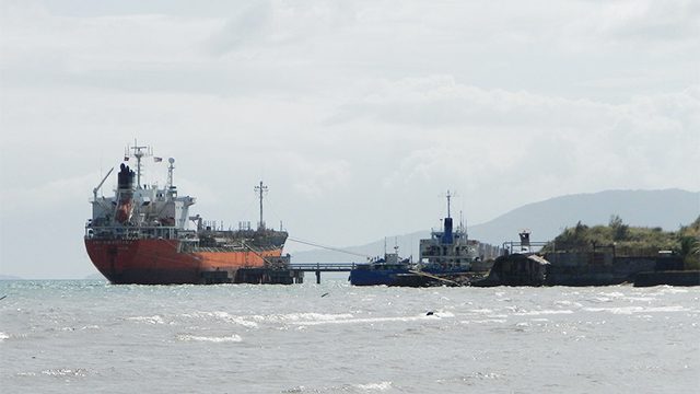 Coast guard studies Chevron liability in Batangas Bay oil leak