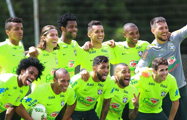 Ditahan Paraguay 2-2, Brasil keluar dari lima besar