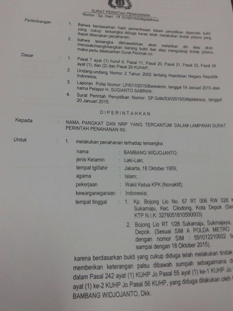 Surat penahanan Bambang Widjojanto disodorkan oleh penyidik Bareskrim Polri bernama Abdul Karim, 23 April 2015. Foto istimewa. 
