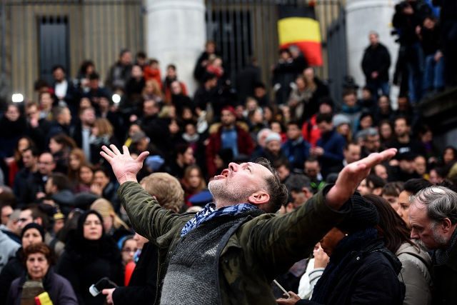 Belgians observe minute of silence for Brussels attacks victims