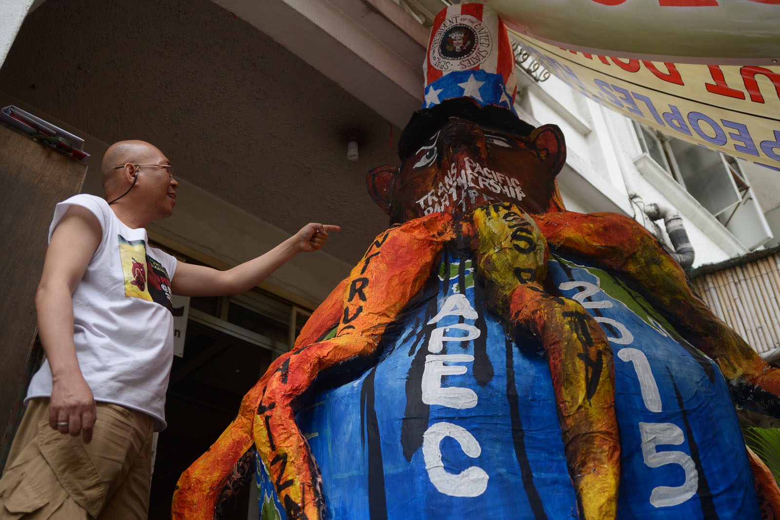 ANTI-COLONIALISM. PFA 2015 sees APEC as a US tool for neocolonialism. Photo by Jansen Romero/ Rappler 