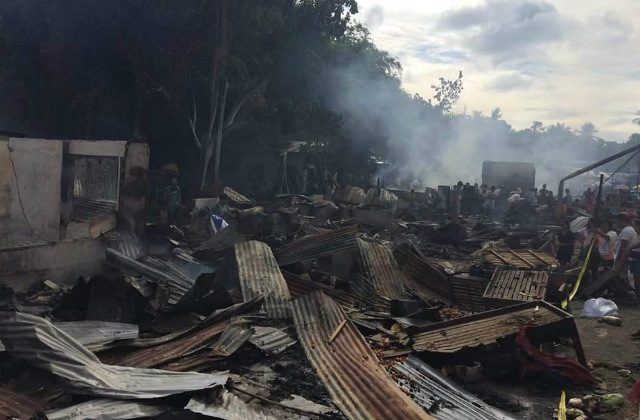 Fire engulfs houses, stalls in Zamboanga City village