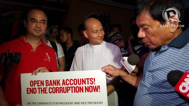 Duterte-Cayetano sign manifesto to bare their bank accounts