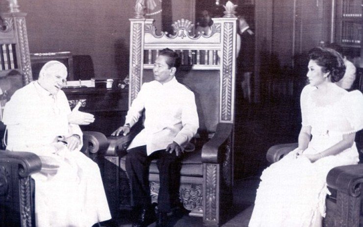 LOOKING BACK: The papal visit and lifting of martial law in PH
