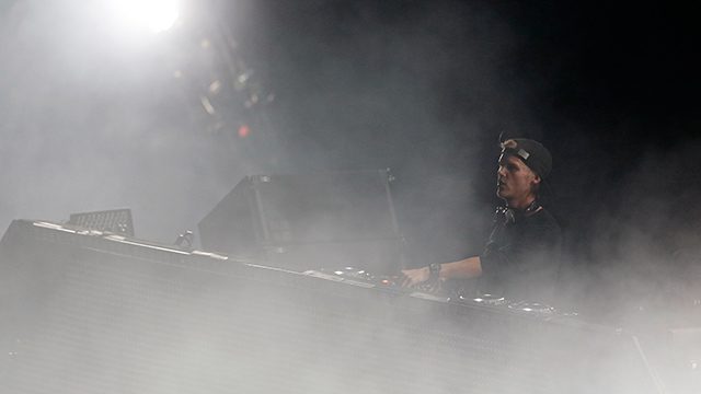 DJ Avicii calls off shows due to health