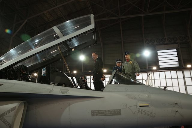 Aquino confirms all 12 FA-50 fighter jets in by 2017