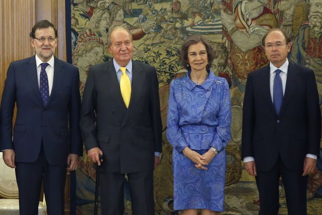 Spain’s king abdicates, people to hail new reign