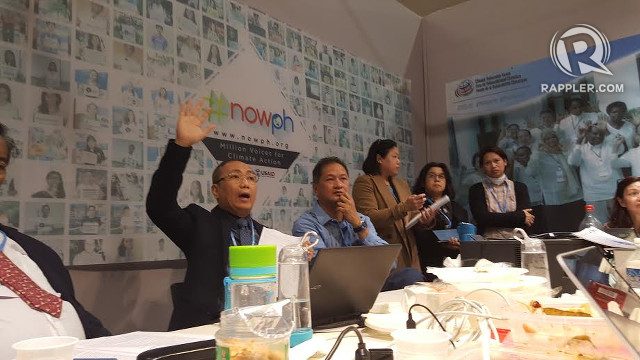 PH NEGOTIATORS. Head of delegation Manny de Guzman addresses Philippine negotiators. All photos by Pia Ranada/Rappler 
