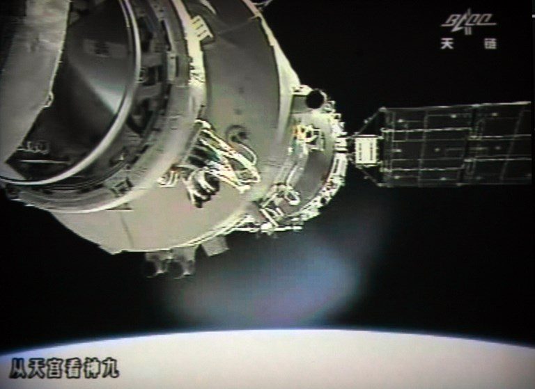 Defunct Chinese space lab plunges back to Earth over Pacific