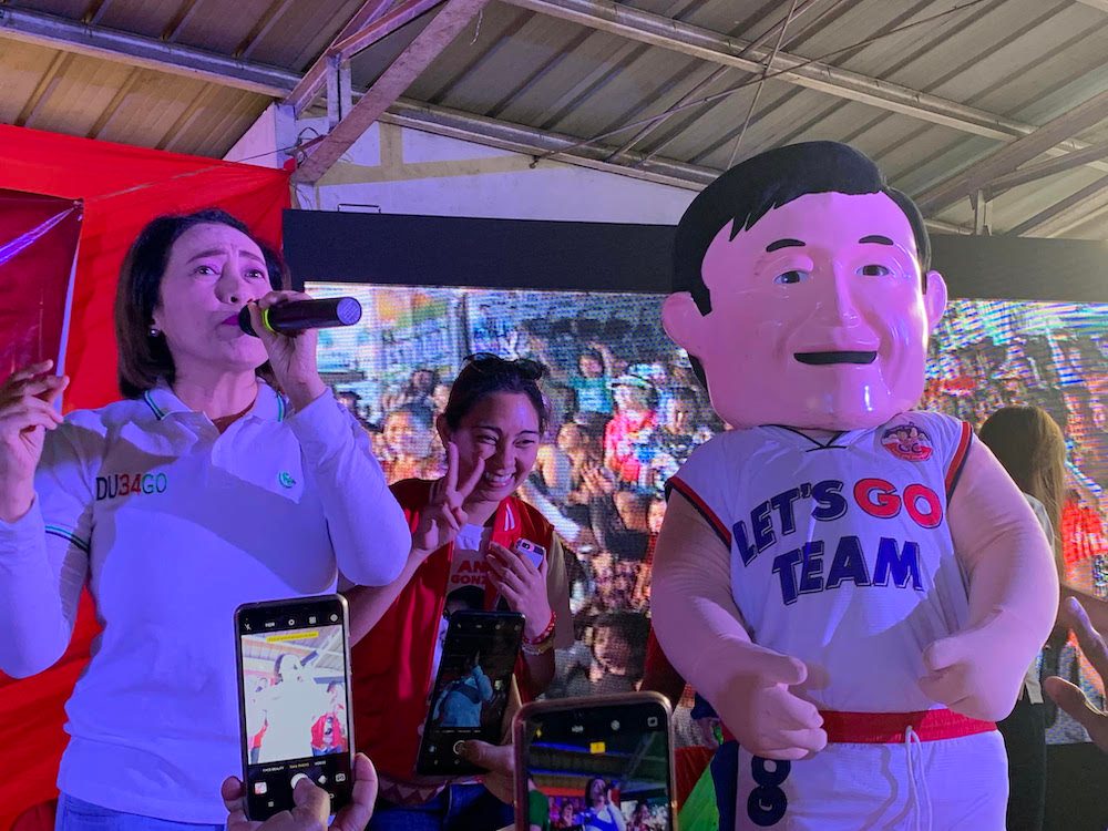 Ai Ai delas Alas, mascot represent Bong Go in Cainta rally