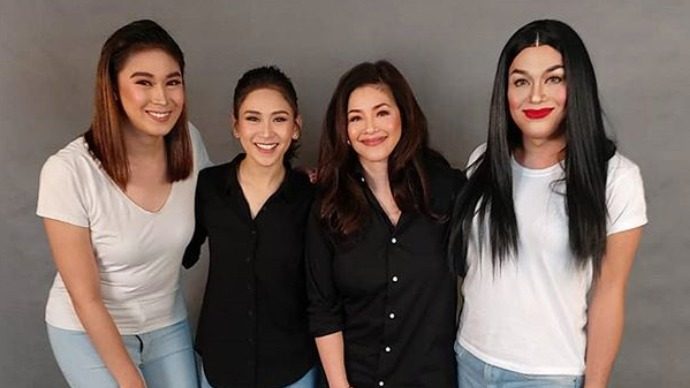 SEEING DOUBLE. Sarah Geronimo and Regine Velasquez meet their drag queen counterparts Bench Hipolito and Precious Paula Nicole ahead of their upcoming concert. Screenshot from Instagram.com/benchhipolito 