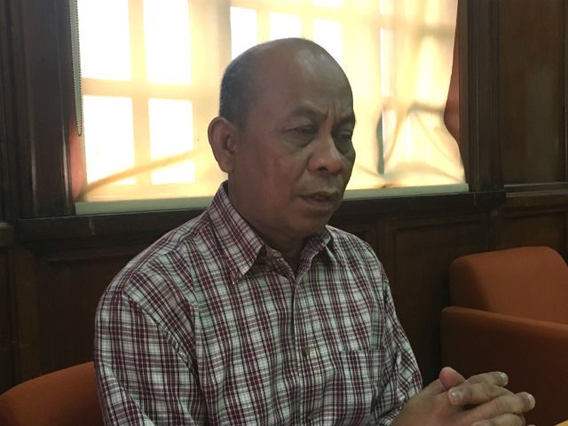 LACK OF SUPPORT. BuCor OIC Rolando Asuncion says they informally allow the pangkat system to thrive among inmates given the lack of government support. Photo by Mara Cepeda/Rappler 
