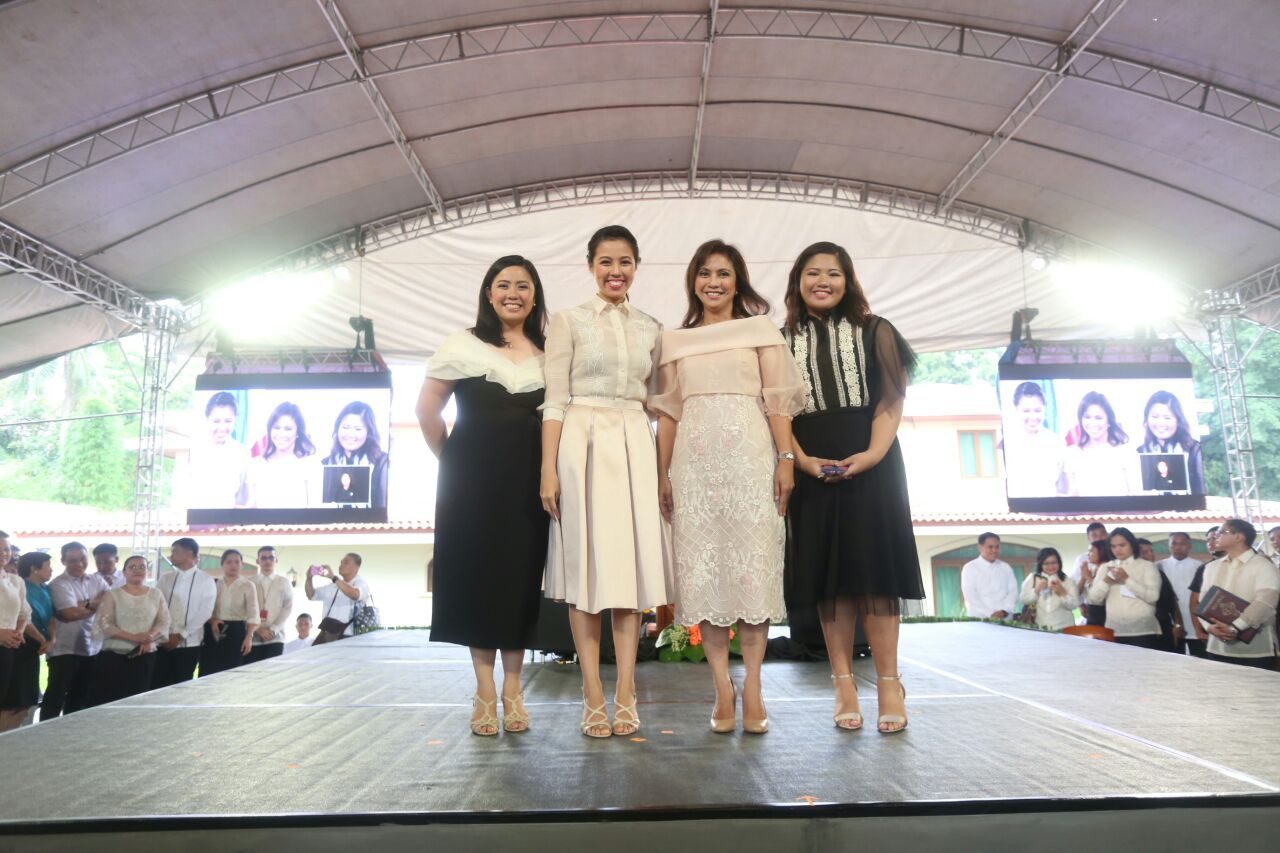 FAMILY FIRST. Robredo poses for a photo with her daughters (from L-R) Aika, Tricia, and Jillian during her inauguration on June 30, 2016. Photo by OVP 