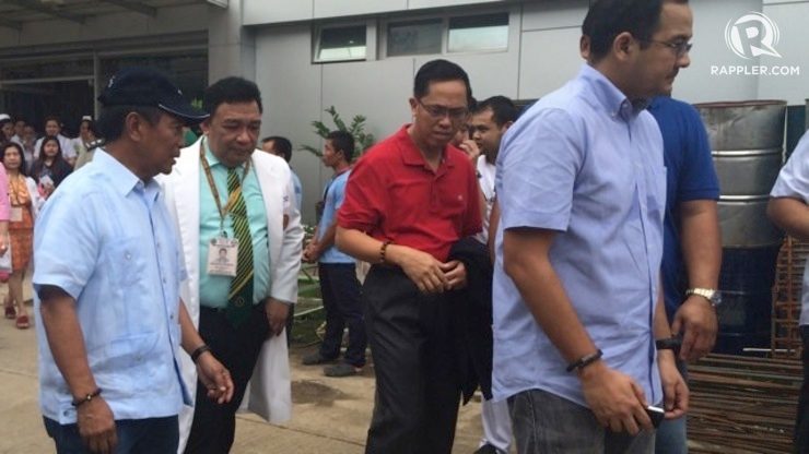 'COMPETENCE, EXPERIENCE.' Lawyer and Vice Presidential spokesman Rico Quicho (R) accompanies Vice President Jejomar Binay during a trip to Cebu province. Photo by Rappler