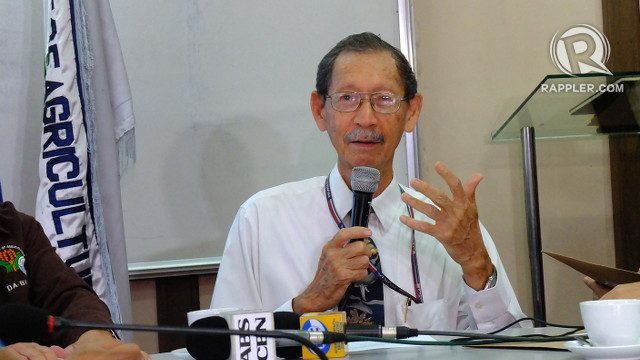 ECOLOGICAL IMPORTANCE. National Scientist Dr Edgardo Gomez explains to media the ecological significance of the West Philippine Sea. Photo by Pia Ranada/Rappler 