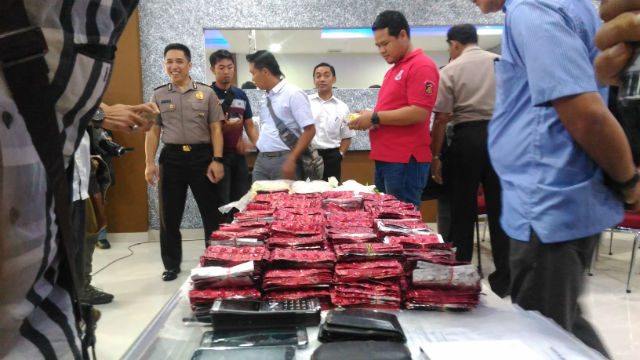 Selundupkan sabu-sabu dan pil ekstasi dari Malaysia, 2 warga Pontianak ditangkap