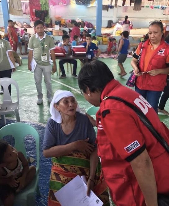 EVACUATION CENTER. Social Welfare Secretary Judy Taguiwalo flies to Cagayan de Oro City on May 30 to check on the status of relief operations for families affected by the ongoing armed conflict in Marawi City. Photo courtesy of DSWD 