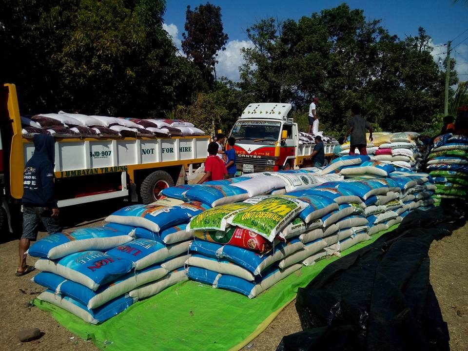 #BigasHindiBala: Anne Curtis, Daniel Padilla, and more donate rice