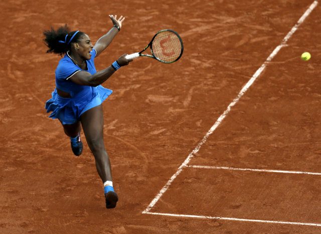 Serena, Djokovic march on, Thiem impresses at rainy French Open