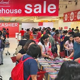 MMDA bans weekday mall sales for Christmas season 2019