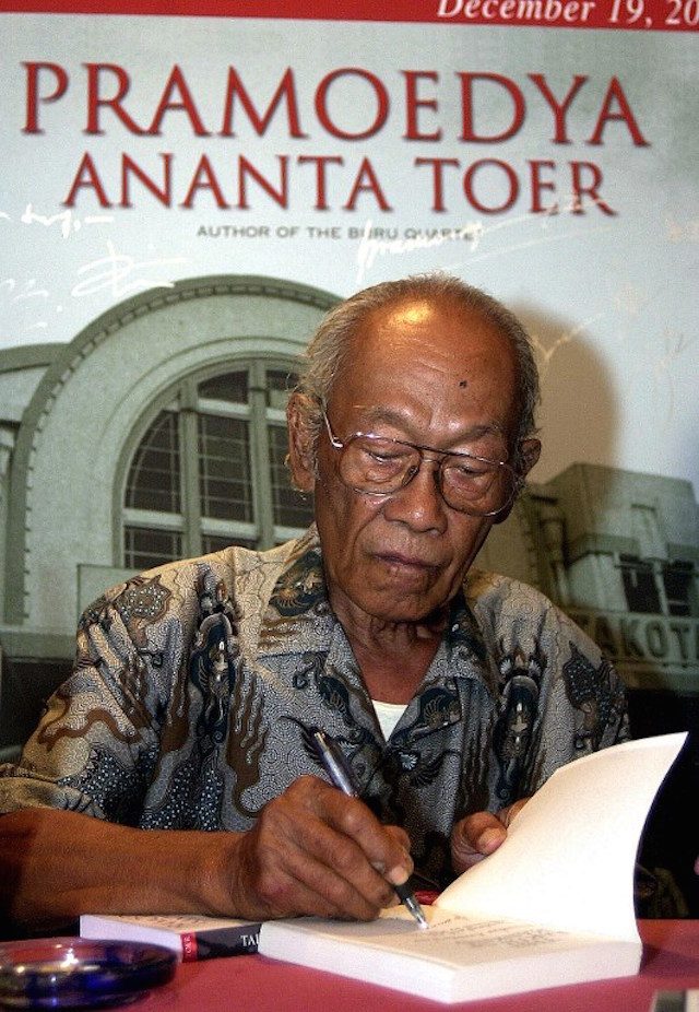 SUCCESSOR? Others tout Eka Kurniawan as successor to Pramoedya Ananta Toer, pictured here, who is considered Indonesia's greatest-ever writer. AFP   