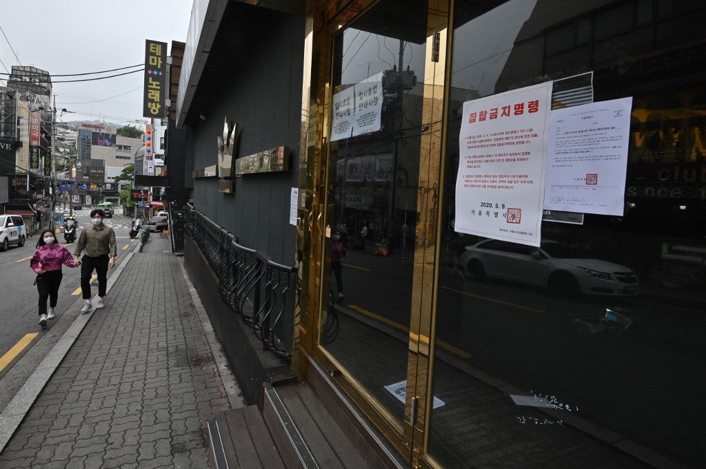 Seoul closes bars and clubs over fears of second virus wave