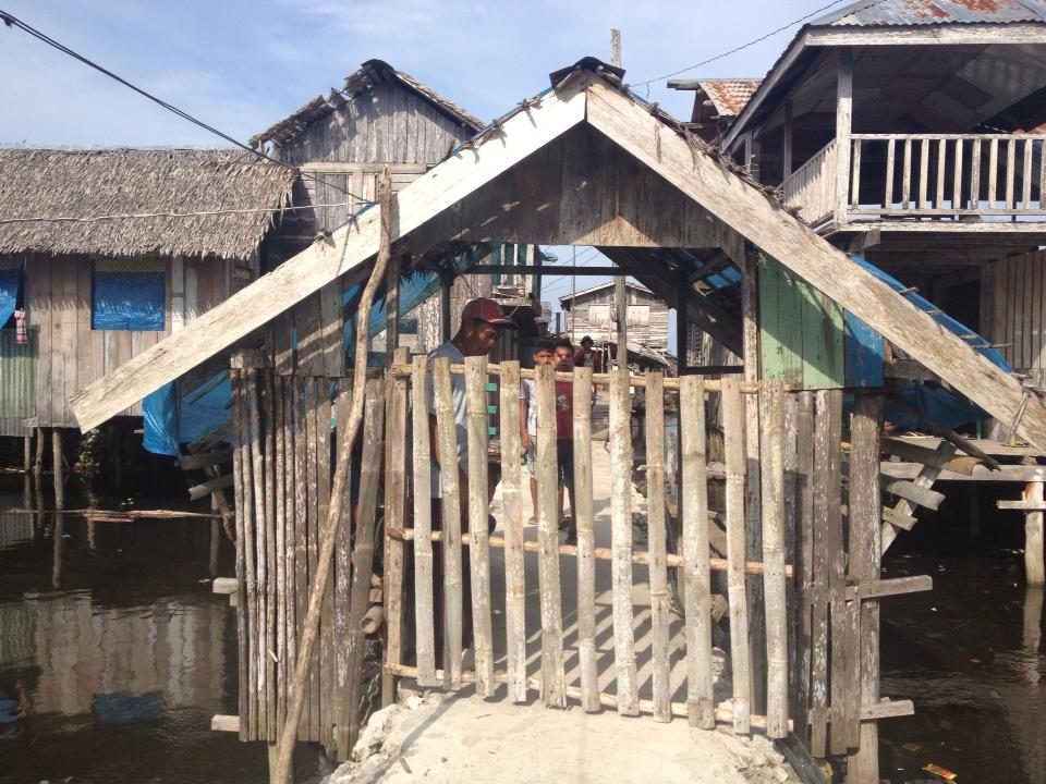 HEADQUARTERS. The entrance leading to the home of the Agbimuddin Kiram in Tawi-Tawi. File photo by Rappler