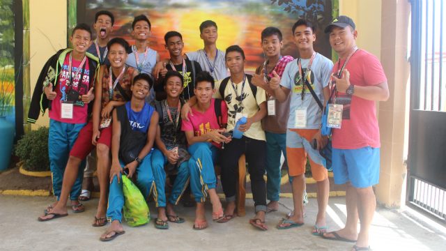 HAPPY IN DEFEAT. Mimaropa's Sepak Takraw team is all smiles even after their defeat. Photo by Leslie Ann Sanchez/ Rappler 