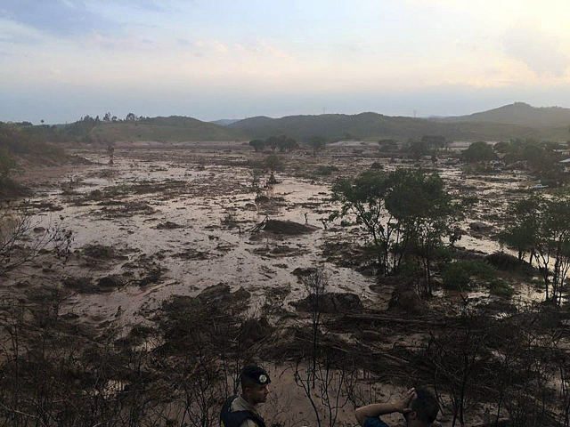 Death toll rises as toxic mudslide hits Brazil village
