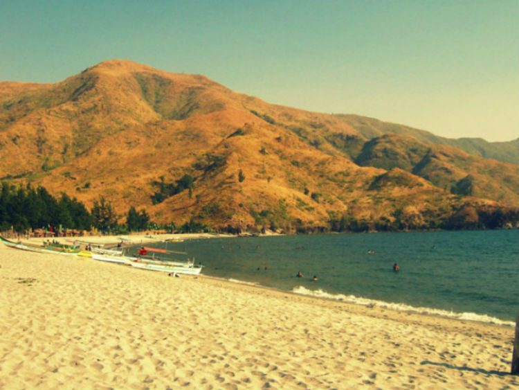 PRISTINE COVE. Nagsasa Cove is in San Antonio, Zambales – just a few hours away from Manila. Photo by Ros Flores