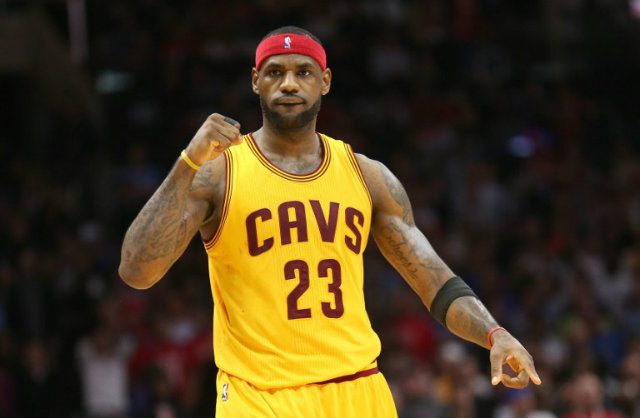 Cleveland Cavs win 12th straight with Clippers rout