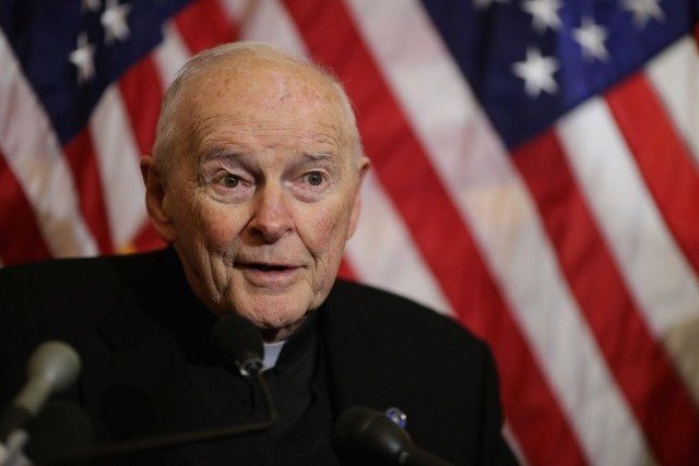 Defrocked US cardinal gave money to top clerics – report