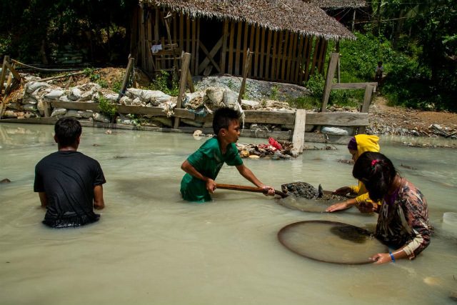 Groups urge to legalize small-scale mining to stop child labor