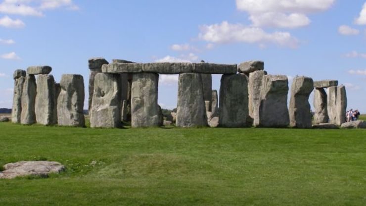 Scans reveal new monuments at Britain’s Stonehenge