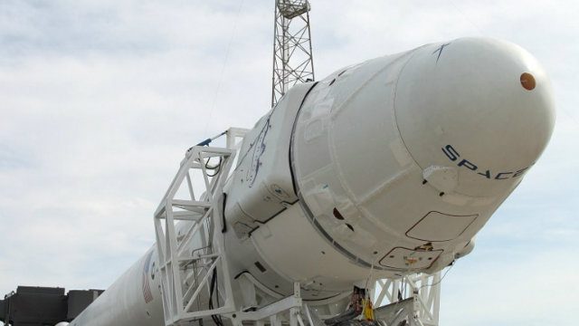 SpaceX aborts launch of Falcon 9 on landmark rocket test
